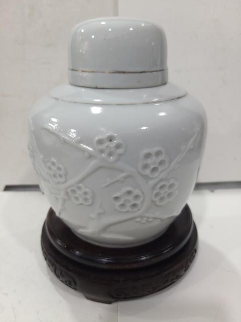 古玩陶瓷民國(guó)德化窯白釉印花剛剛拍賣,當(dāng)前價(jià)格880元