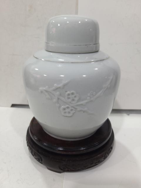 古玩陶瓷民國(guó)德化窯白釉印花剛剛拍賣,當(dāng)前價(jià)格880元