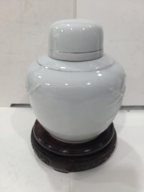 古玩陶瓷民國(guó)德化窯白釉印花剛剛拍賣,當(dāng)前價(jià)格880元