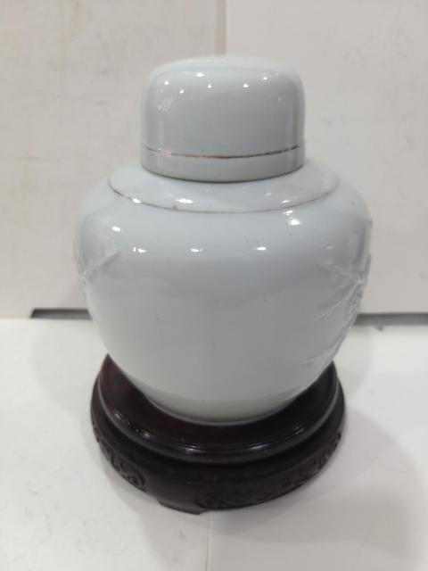 古玩陶瓷民國(guó)德化窯白釉印花剛剛拍賣,當(dāng)前價(jià)格880元