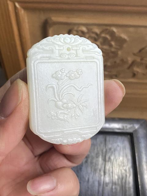 古玩玉器玉牌子拍賣，當前價格2300元