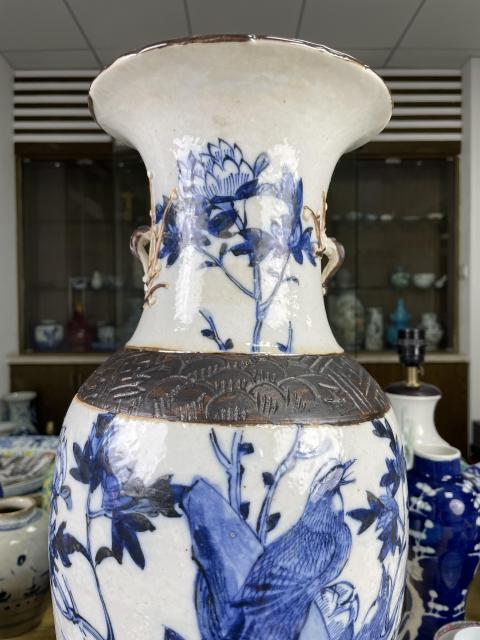 古玩陶瓷清中期 精品青花哥釉地鐵銹釉花鳥紋梅耳撇口瓶拍賣，當前價格5200元