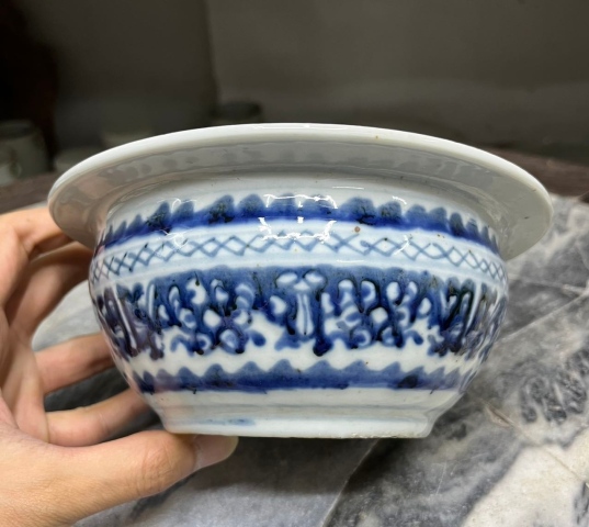 古玩陶瓷【望月樓】清中期青花夔龍紋香爐拍賣,當前價格1500元