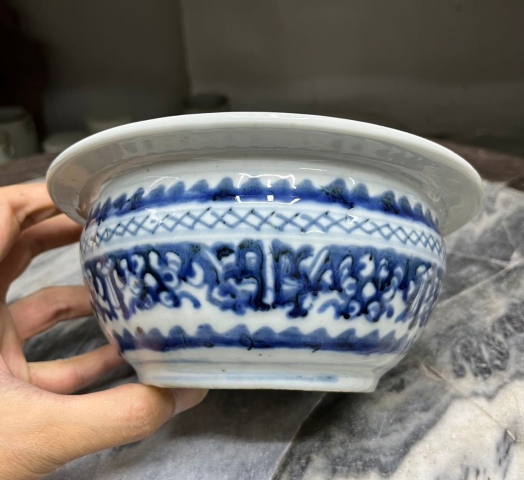 古玩陶瓷【望月樓】清中期青花夔龍紋香爐拍賣,當前價格1500元
