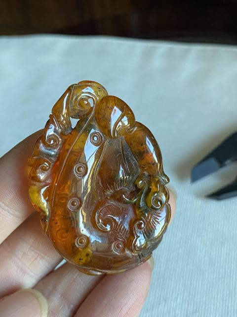 琥珀雕如意掛件拍賣，當前價格860元