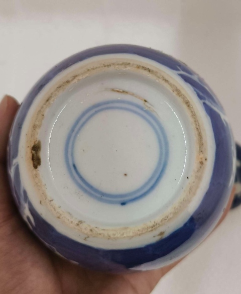 古玩陶瓷【望月樓】清晚期青花留白冰梅紋蓋罐拍賣(mài),當(dāng)前價(jià)格1500元
