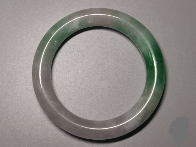 古玩玉器老翡翠手鐲拍賣，當(dāng)前價格25000元