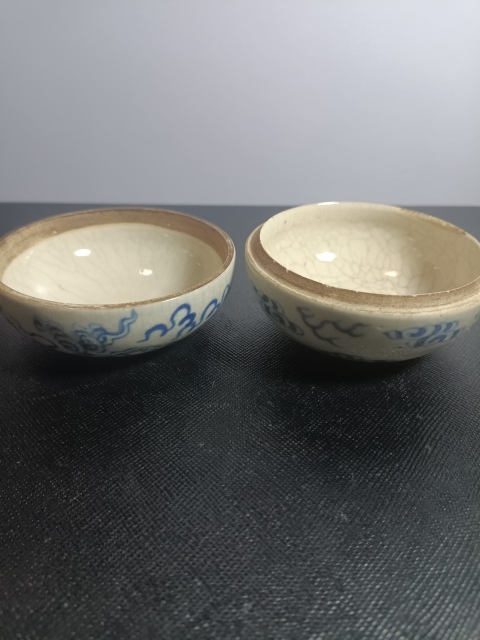 古玩陶瓷清中晚煨瓷青花香草龍紋粉盒拍賣，當前價格28000元