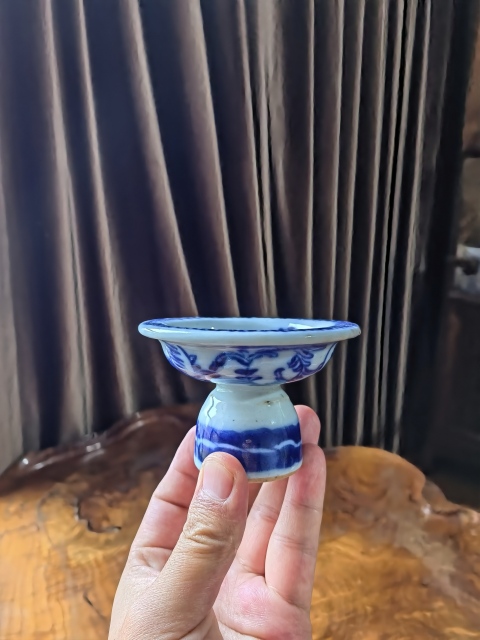 古玩陶瓷青花纏枝花卉紋高足貢盤拍賣，當前價格450元