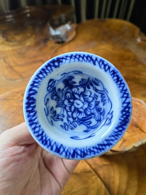古玩陶瓷青花纏枝花卉紋高足貢盤拍賣，當前價格450元