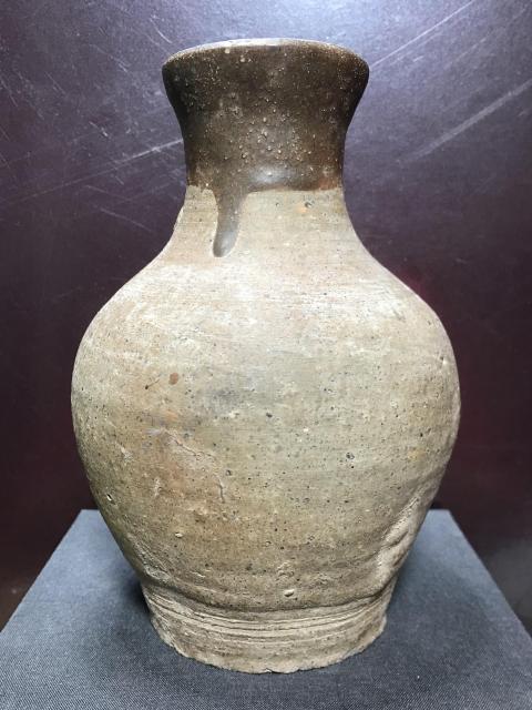 古玩陶瓷宋代醬釉壺拍賣，當(dāng)前價(jià)格1888元