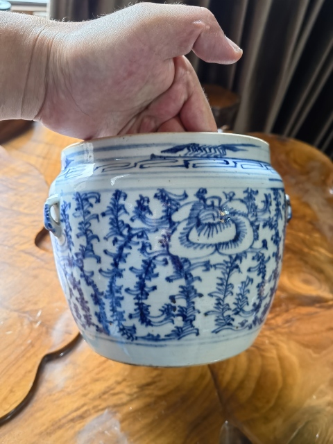 古玩陶瓷清中期青花纏枝蓮紋罐拍賣,當(dāng)前價格450元