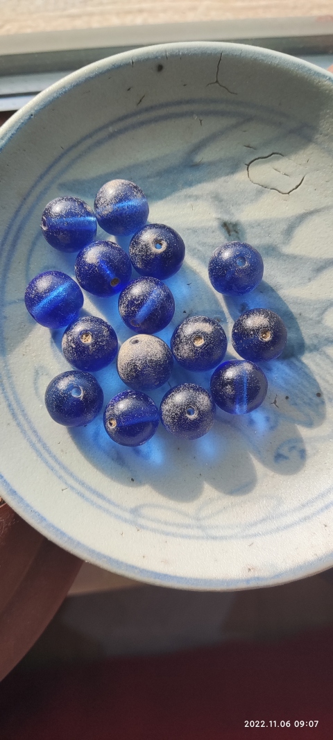 古玩玉器清代寶藍(lán)琉璃珠拍賣，當(dāng)前價(jià)格999元