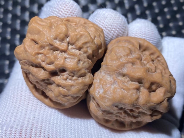 文玩核桃 蛤蟆? 48蛤蟆头 クルミ文玩核桃 蛤蟆核桃价格报价行情-