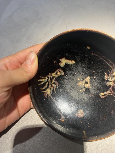 宋代吉州窑凤纹黑釉褐彩碗