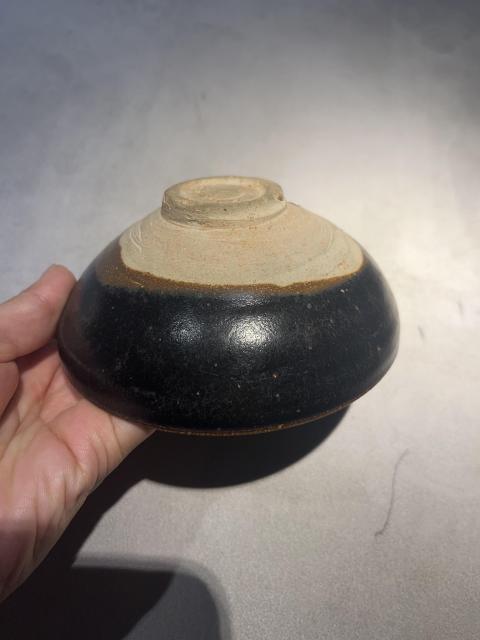 宋代吉州窑凤纹黑釉褐彩碗