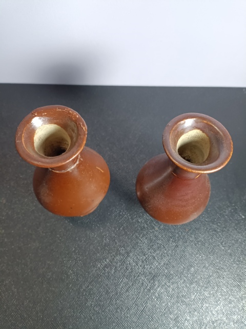 古玩陶瓷（一只全品的也得千元左右）一對清早期德化窯紫金釉撇口瓶拍賣，當前價格698元