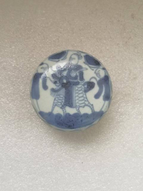 古玩陶瓷清代雍正至乾隆麒麟送子青花蓋盒拍賣,當前價格750元