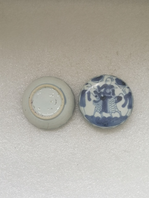 古玩陶瓷清代雍正至乾隆麒麟送子青花蓋盒拍賣,當前價格750元