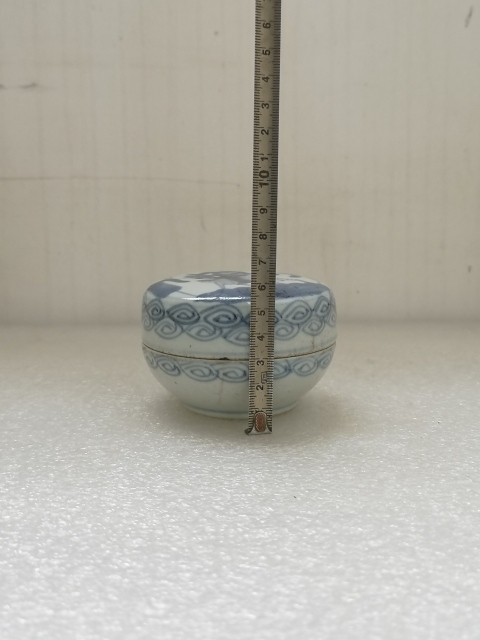 古玩陶瓷清代雍正至乾隆麒麟送子青花蓋盒拍賣,當前價格750元