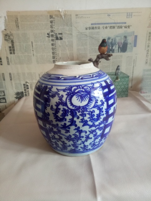 古玩陶瓷清代道光至咸豐纏枝花囍字紋青花蓋罐拍賣，當(dāng)前價格388元