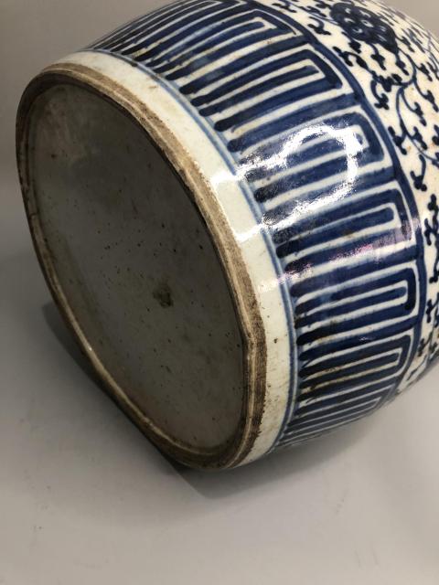 古玩陶瓷清中纏枝花卉紋青花罐拍賣，當前價格980元