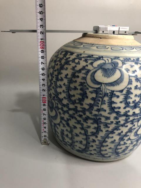 古玩陶瓷清中纏枝花卉紋青花罐拍賣，當前價格1800元