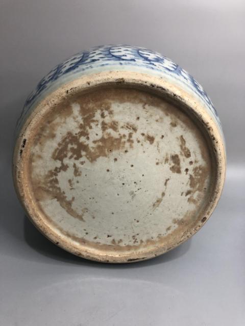 古玩陶瓷清中纏枝花卉紋青花罐拍賣，當前價格1800元