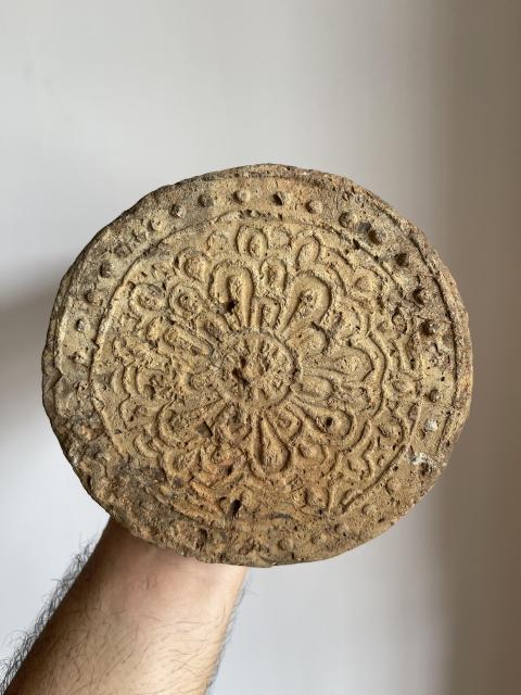 古玩陶瓷花卉紋印花瓦當(dāng)拍賣(mài),當(dāng)前價(jià)格1800元