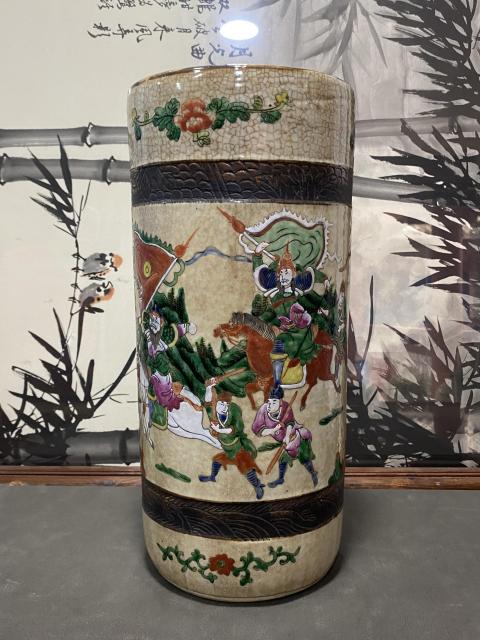 古玩陶瓷清代仿哥釉粉彩刀馬人物紋大卷筒拍賣，當前價格9999元