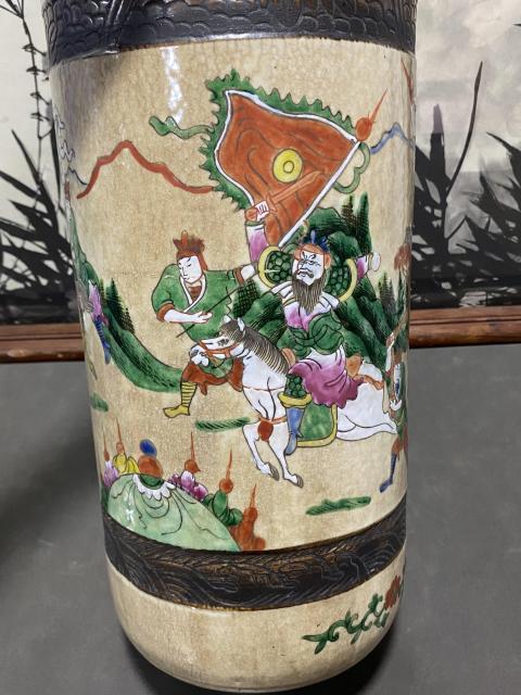 古玩陶瓷清代仿哥釉粉彩刀馬人物紋大卷筒拍賣，當前價格9999元