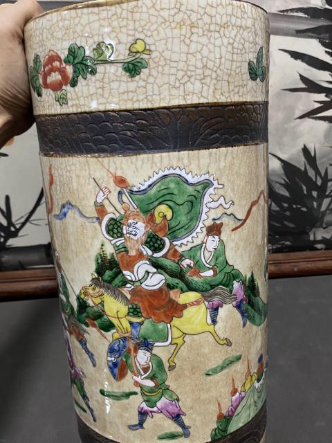 古玩陶瓷清代仿哥釉粉彩刀馬人物紋大卷筒拍賣，當前價格9999元