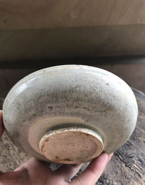 古玩陶瓷青釉印紋盤(pán)（洗）拍賣(mài)，當(dāng)前價(jià)格1888元