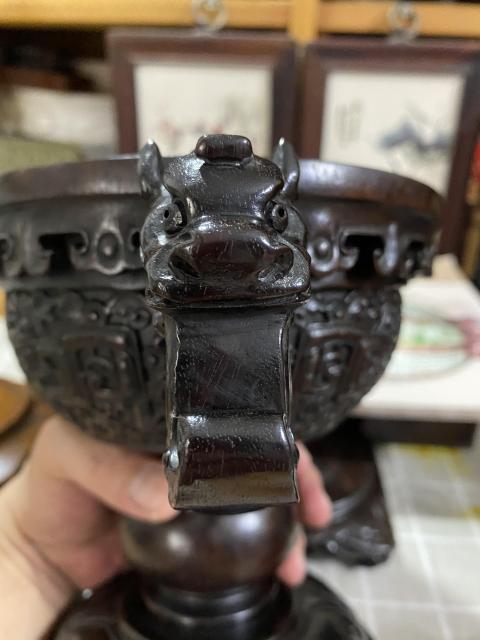 古玩雜項紫檀木鏤空熏香爐拍賣,當(dāng)前價格8000元