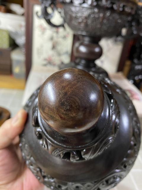 古玩雜項紫檀木鏤空熏香爐拍賣,當(dāng)前價格8000元