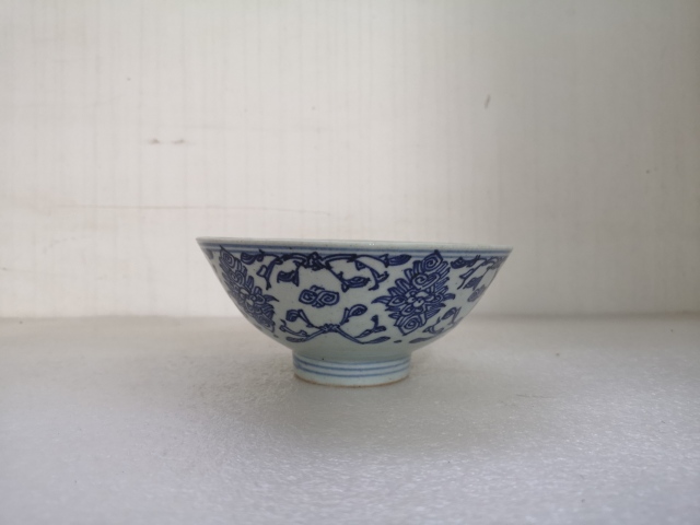 古玩陶瓷清代中期花卉紋青花碗拍賣,當前價格750元