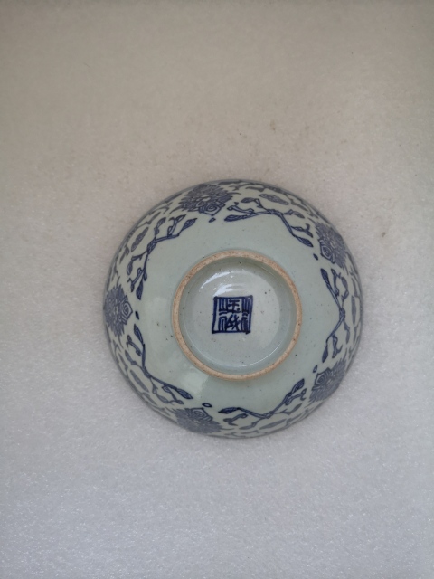 古玩陶瓷清代中期花卉紋青花碗拍賣,當前價格750元