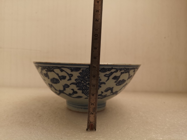 古玩陶瓷清代中期花卉紋青花碗拍賣,當前價格750元