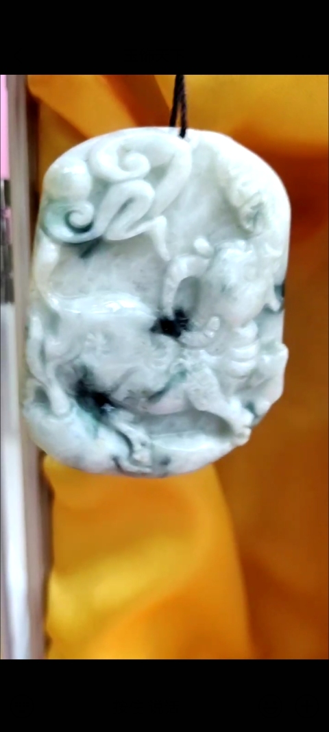 古玩玉器A貨天然豆種翡翠掛件,配鏈子拍賣,當前價格888元