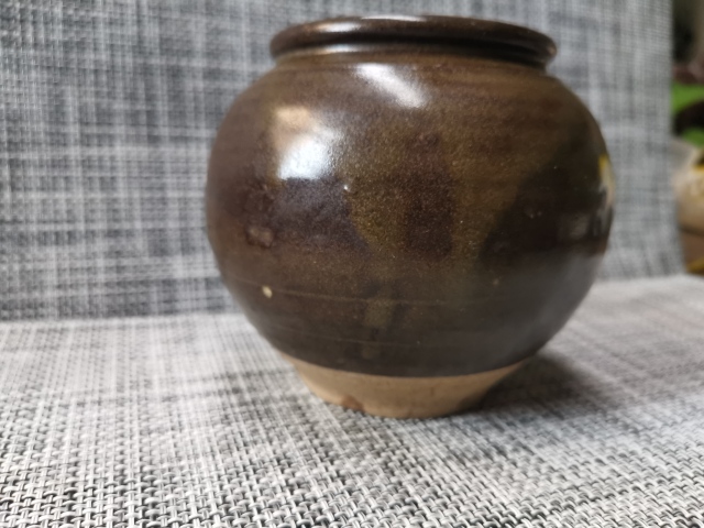 古玩陶瓷磁州窯茶葉末釉唇口罐拍賣，當前價格666元
