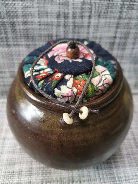 古玩陶瓷磁州窯茶葉末釉唇口罐拍賣，當前價格666元