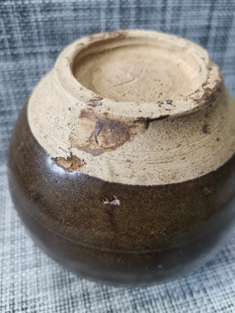 古玩陶瓷磁州窯茶葉末釉唇口罐拍賣，當前價格666元