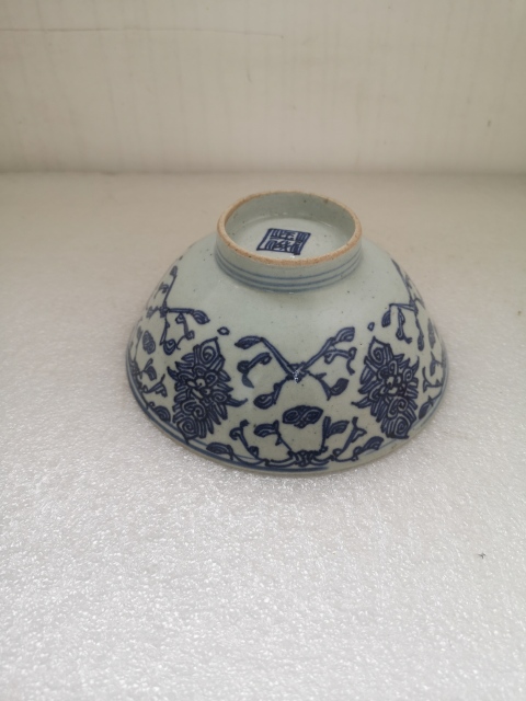 古玩陶瓷清代中期花卉紋青花碗拍賣,當前價格750元