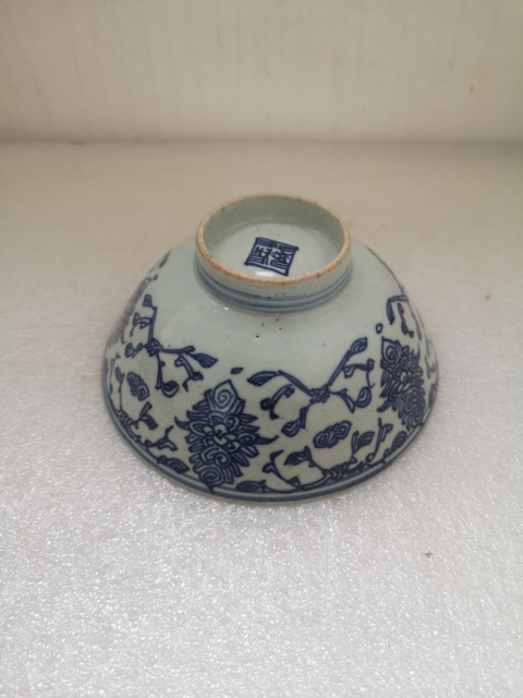 古玩陶瓷清代中期花卉紋青花碗拍賣,當前價格750元