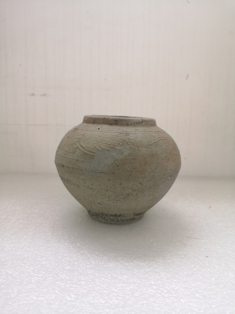 古玩陶瓷宋元灰陶印花罐拍賣,當前價格680元