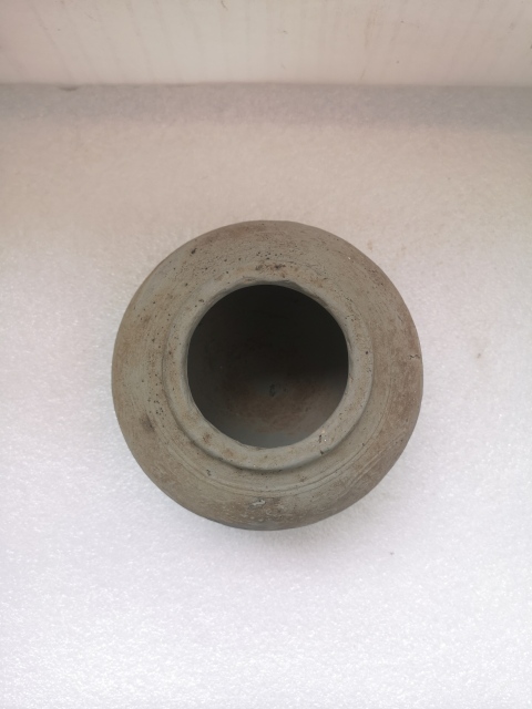 古玩陶瓷宋元灰陶印花罐拍賣,當前價格680元
