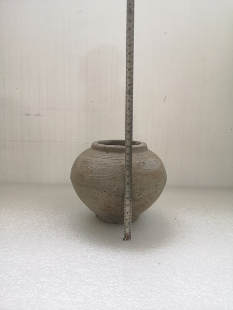 古玩陶瓷宋元灰陶印花罐拍賣,當前價格680元