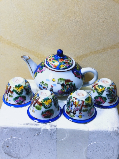 古玩陶瓷貼花彩瓷茶杯拍賣,當前價格299元
