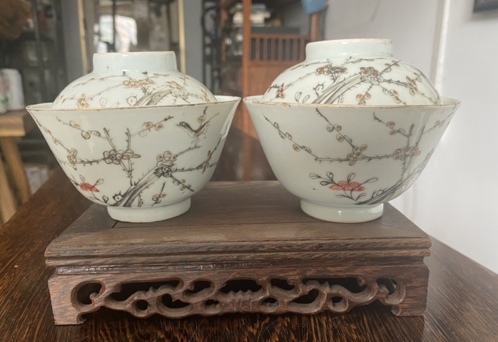 古玩陶瓷晚清墨彩礬紅描金喜鵲登梅圖蓋碗拍賣,當前價格3200元
