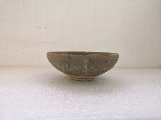 古玩陶瓷元代褐釉碗拍賣,當前價格298元
